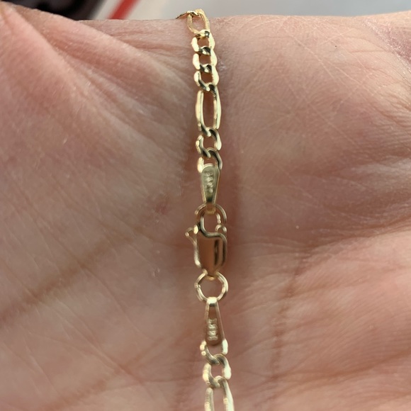 14k Yellow Gold 2.6mm Figaro Chain - Picture 7 of 8